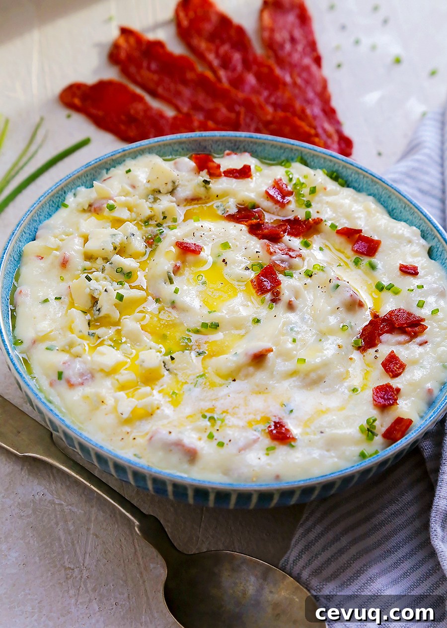 Creamy Gorgonzola and Bacon Mashed Potatoes 4 img 32055 3